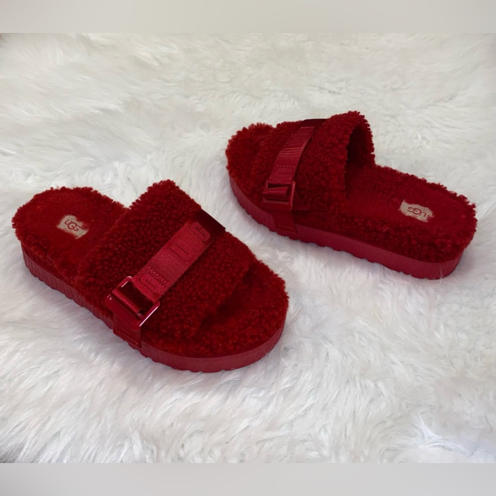 UGG Fluffita Slides **GREAT CONDITION**
